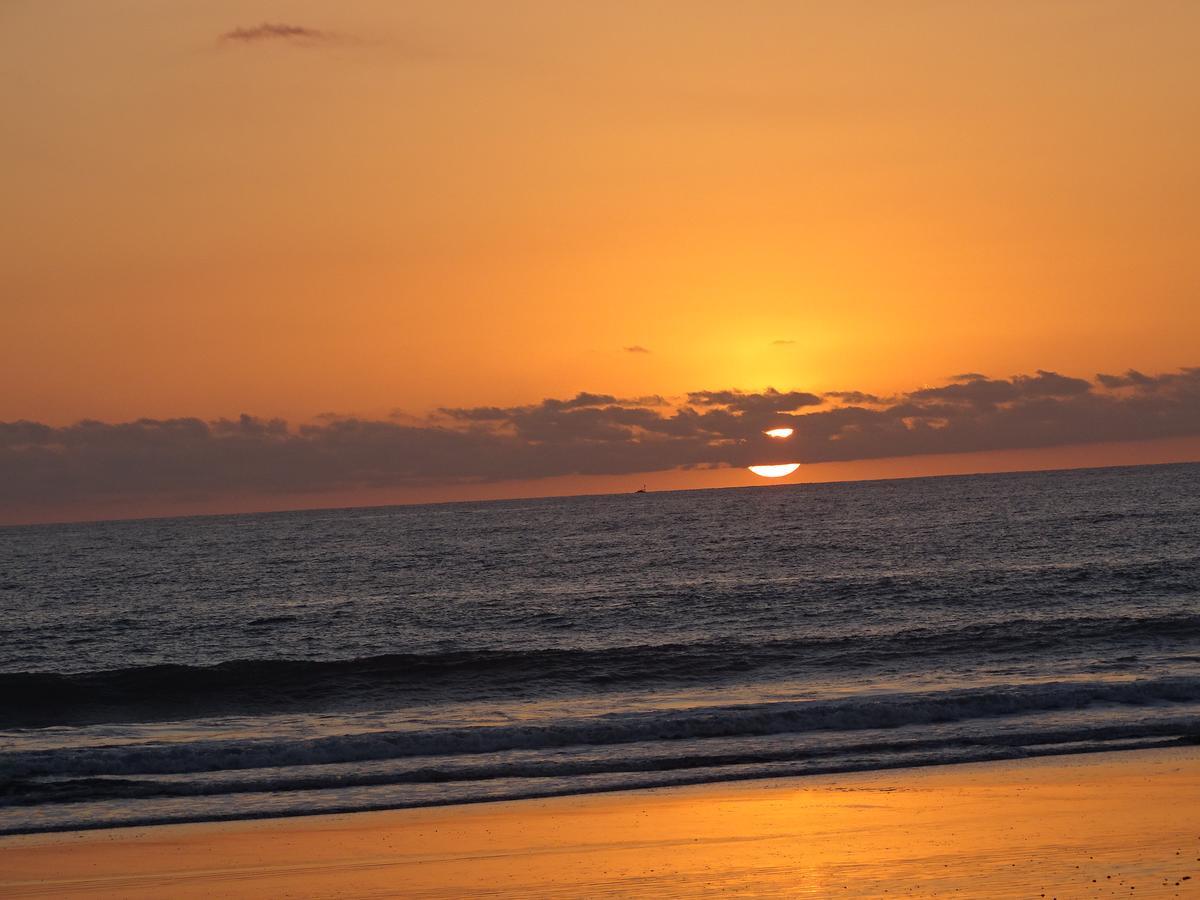 Cabinas Sunset Jacó Esterno foto