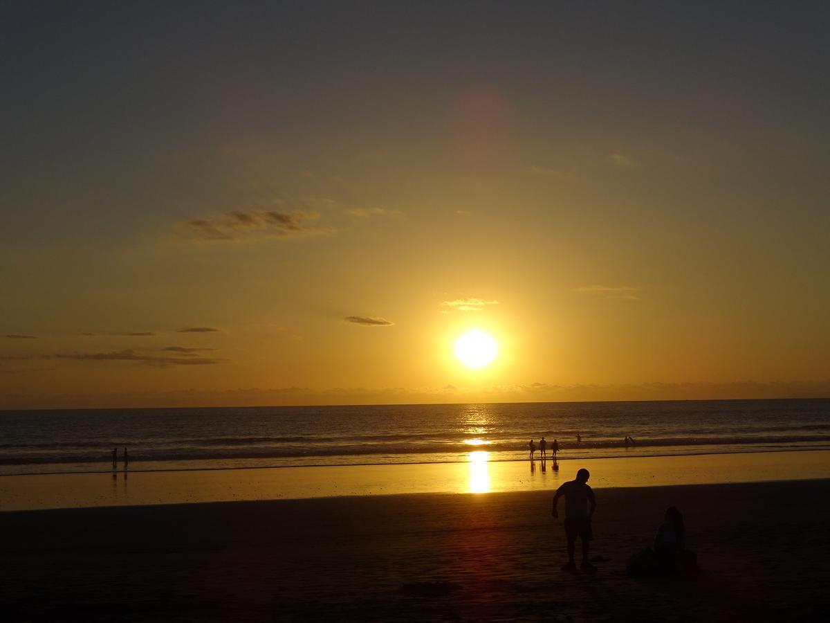 Cabinas Sunset Jacó Esterno foto